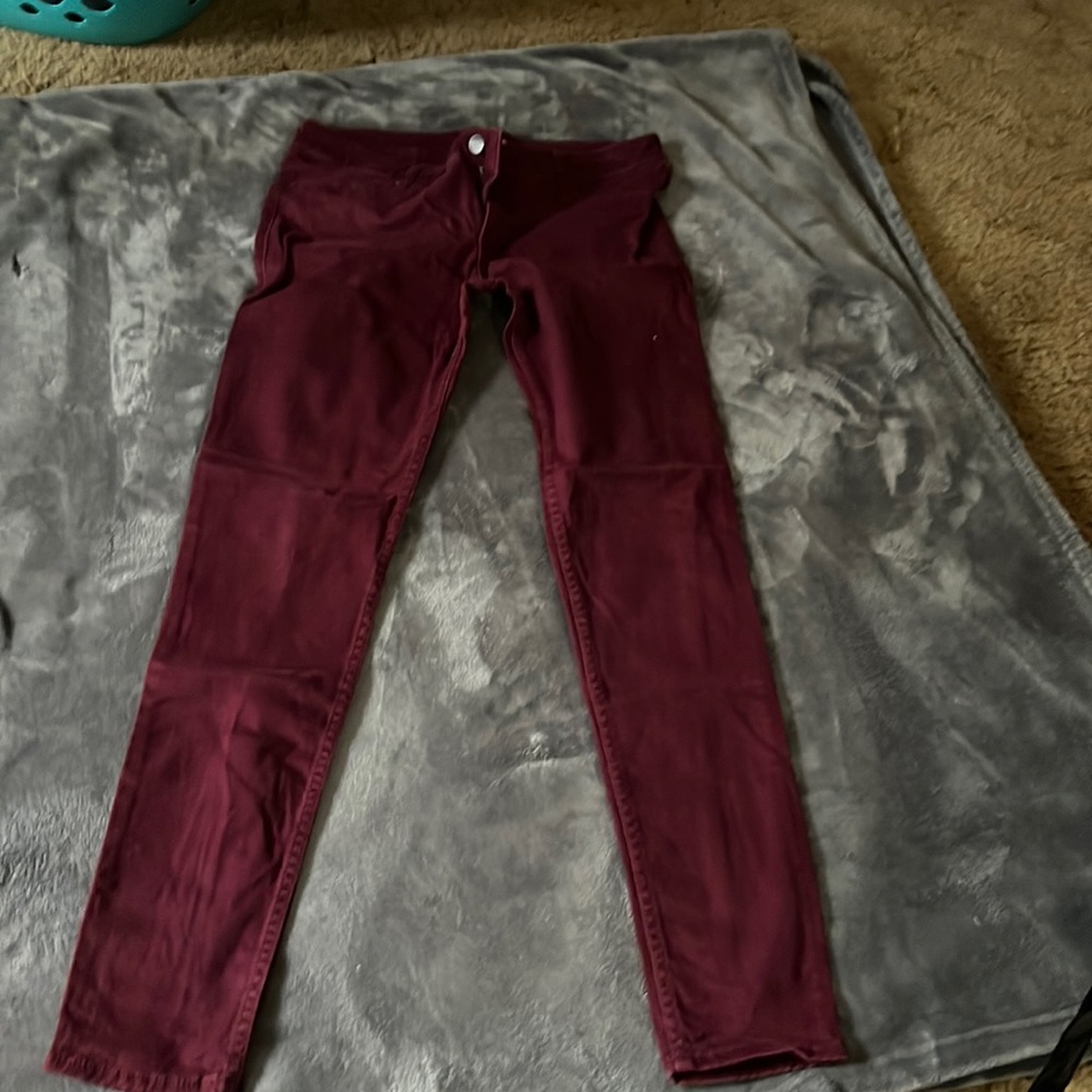Hollister size 7R maroon skinny jeans